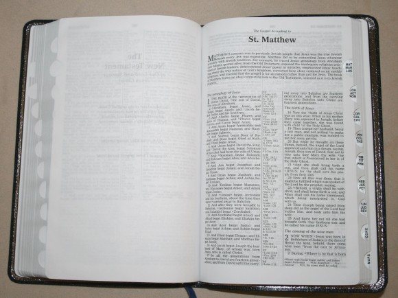 Zondervan King James Reference Bible Center-Column with Thumb In 014