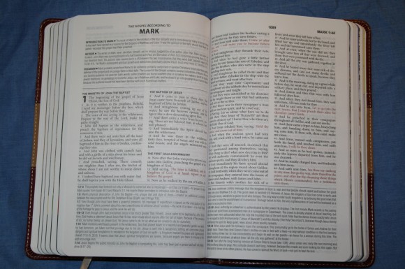 The KJV Study Bible Barbour Publishing 005