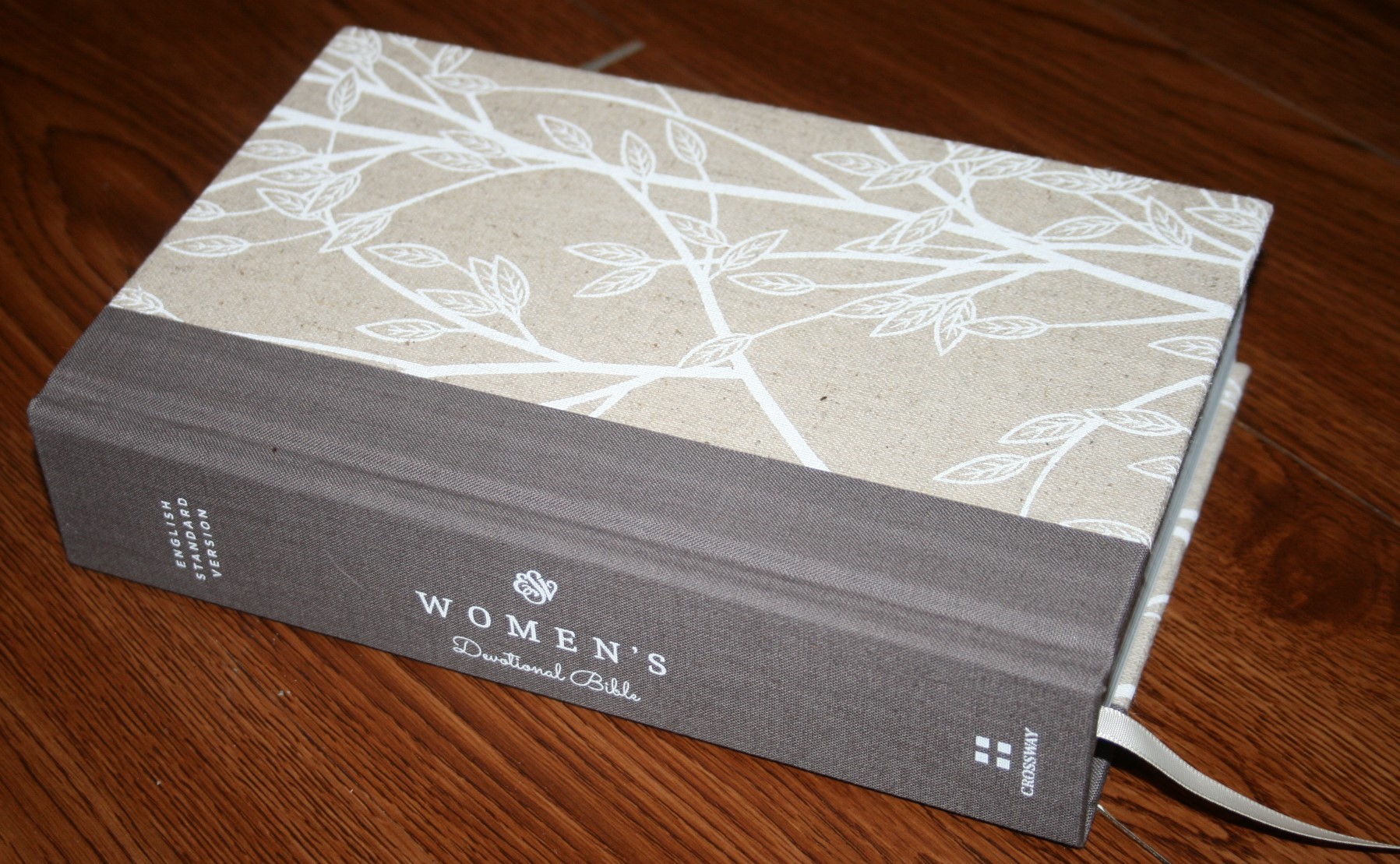 esv-women-s-devotional-bible-from-crossway-review