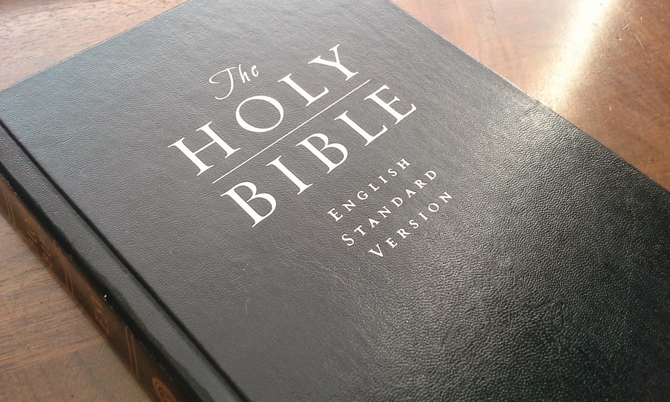 Review of the Crossway ESV Black Pew and Worship Bible