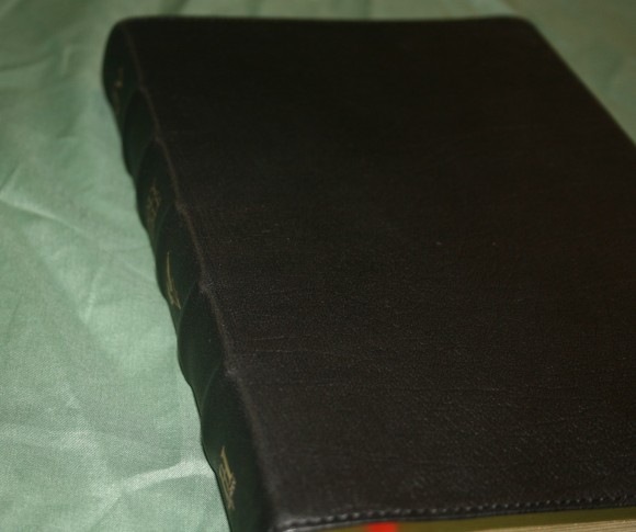 Holman KJV Ministers Bible in Black Top Grain Cow Hide (17)