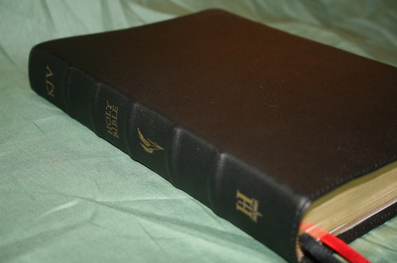 Holman KJV Ministers Bible in Black Top Grain Cow Hide (6)