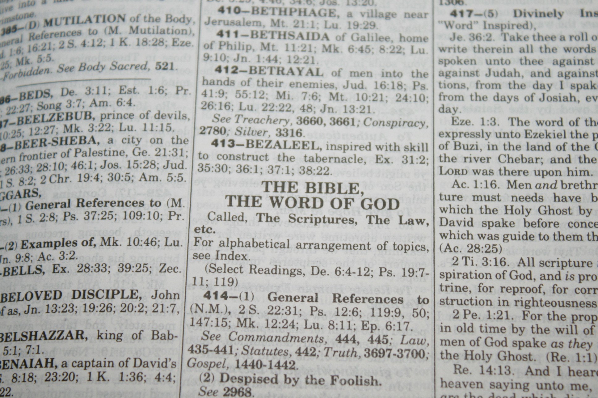 Handy Size Thompson Chain Reference Bible KJV (151)