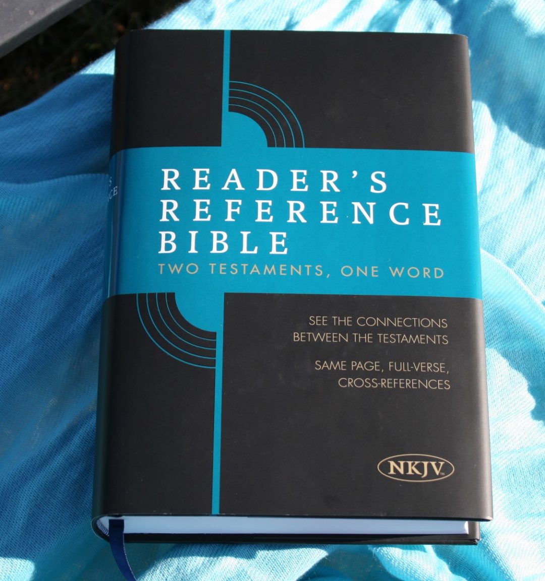 Holman NKJV Reader’s Reference Bible - Review - Bible Buying Guide