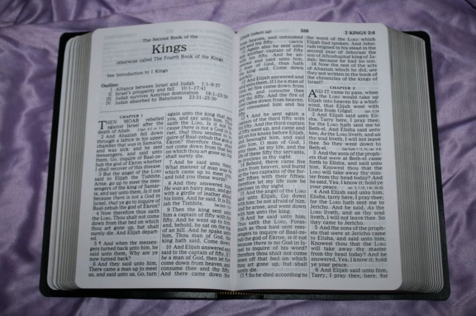 zondervan-kjv-giant-print-personal-size-reference-bible-25