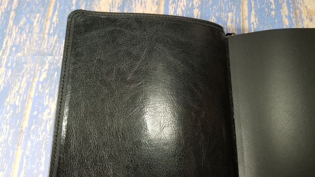 Hendrickson Hallmark Reference Bible (8) - Bible Buying Guide